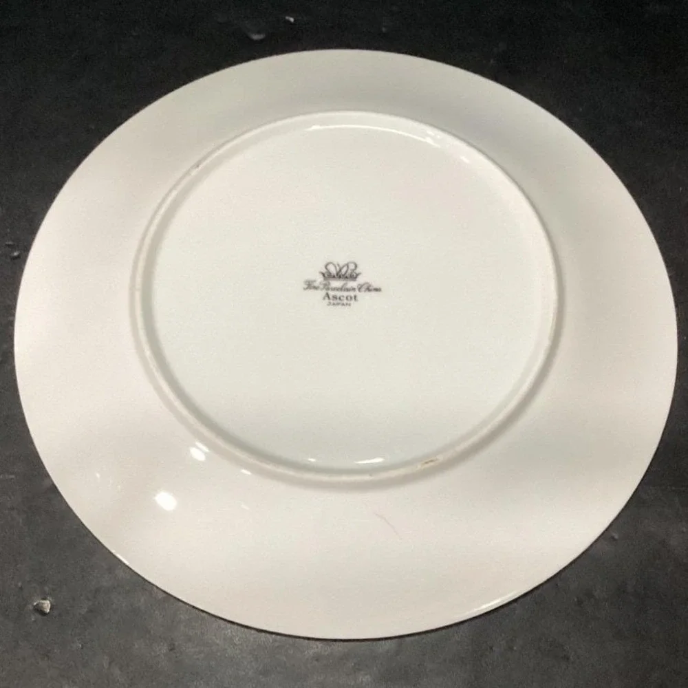Ascot Japan White Porcelain‎ Dinner Plate, Vintage Ribbed Fine China Dinnerware